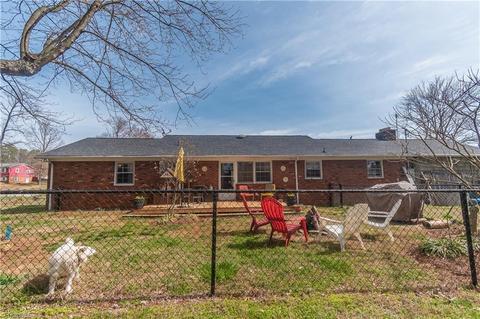 110 Pine St, King, NC 27021 photo 14