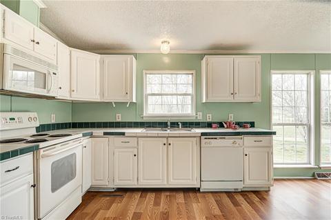 5844 Huckleberry Ln, Trinity, NC 27370 photo 8