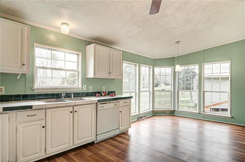 5844 Huckleberry Ln, Trinity, NC 27370 photo 9