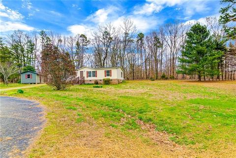 5844 Huckleberry Ln, Trinity, NC 27370 photo 3