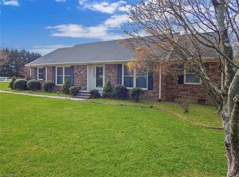 3080 Middlebrook Dr, Clemmons, NC 27012 photo 1