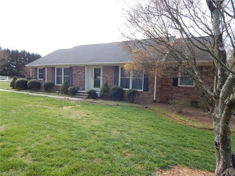 3080 Middlebrook Dr, Clemmons, NC 27012 photo 2