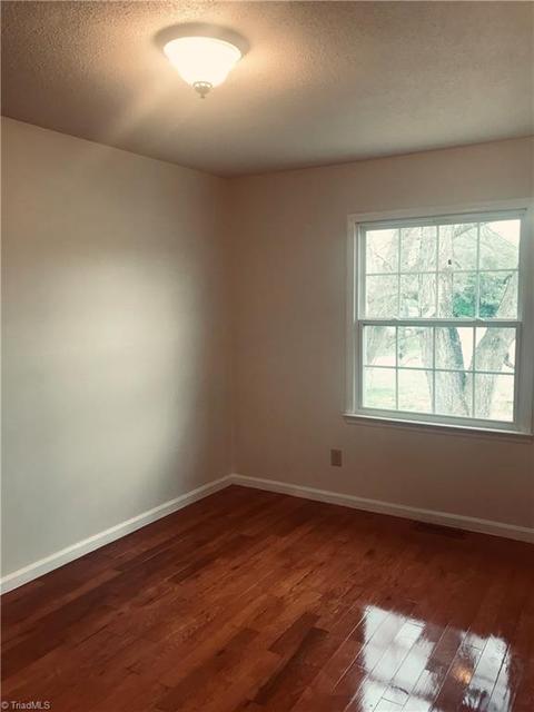 131 Hampton Dr, High Point, NC 27265 photo 13