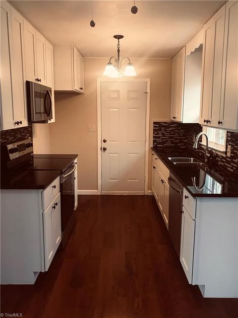131 Hampton Dr, High Point, NC 27265 photo 9