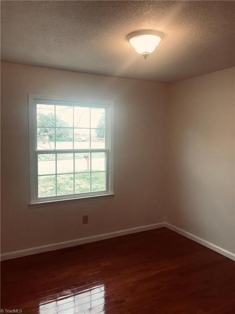 131 Hampton Dr, High Point, NC 27265 photo 14