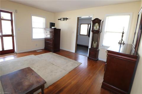 1222 Cedrow Dr, High Point, NC 27260 photo 4
