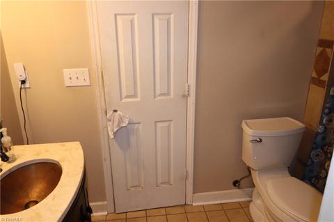 1222 Cedrow Dr, High Point, NC 27260 photo 17