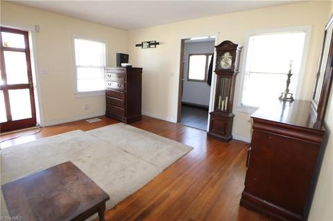 1222 Cedrow Dr, High Point, NC 27260 photo 2