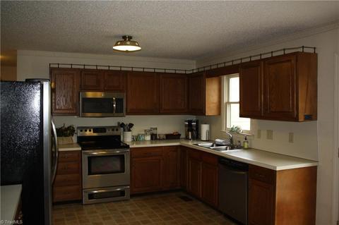 629 Fieldale Pl, High Point, NC 27265 photo 7