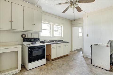 703 Shady Ln, High Point, NC 27262 photo 9