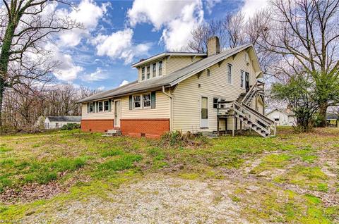703 Shady Ln, High Point, NC 27262 photo 4