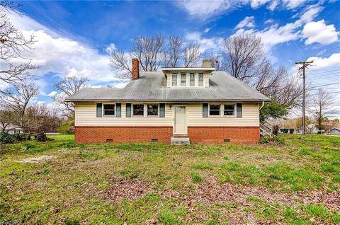 703 Shady Ln, High Point, NC 27262 photo 1