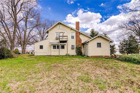 703 Shady Ln, High Point, NC 27262 photo 6
