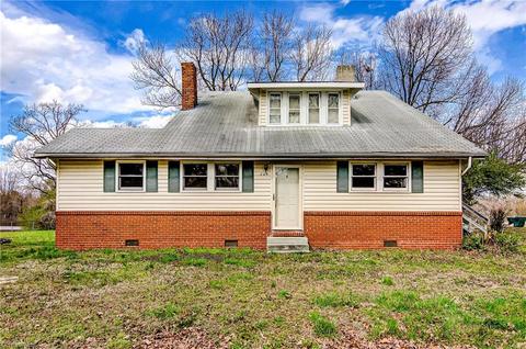 703 Shady Ln, High Point, NC 27262 photo 2
