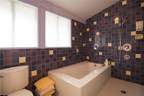 402 Shadow Valley Rd, High Point, NC 27262 photo 22