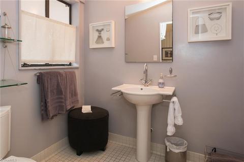 402 Shadow Valley Rd, High Point, NC 27262 photo 24
