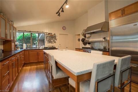402 Shadow Valley Rd, High Point, NC 27262 photo 13
