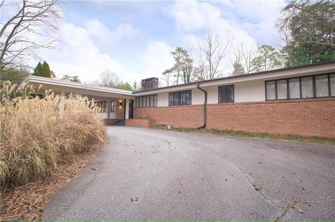 402 Shadow Valley Rd, High Point, NC 27262 photo 2