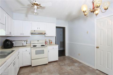 1414 Bailey Cir, High Point, NC 27262 photo 6