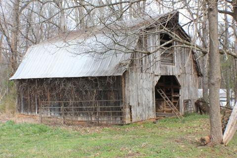 711 N Main St, Dobson, NC 27017 photo 26