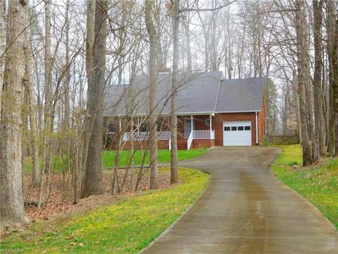5273 Bridge Pointe Dr, Clemmons, NC 27012 photo 2