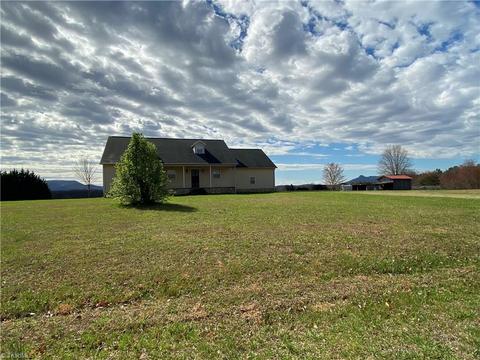 5035 Mcdaniel Rd, Pilot Mountain, NC 27041 photo 1