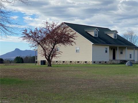 5035 Mcdaniel Rd, Pilot Mountain, NC 27041 photo 3