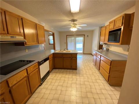 5035 Mcdaniel Rd, Pilot Mountain, NC 27041 photo 19