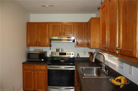 2458 Shadow Valley Rd, High Point, NC 27265 photo 4