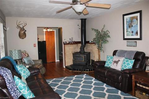 1103 Fields St, Eden, NC 27288 photo 10