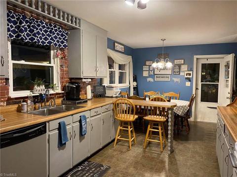 1103 Fields St, Eden, NC 27288 photo 2