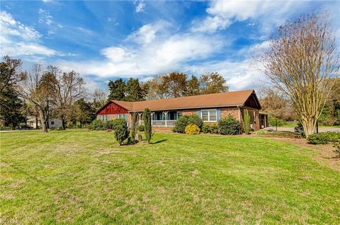 2116 Penny Rd, High Point, NC 27265 photo 2