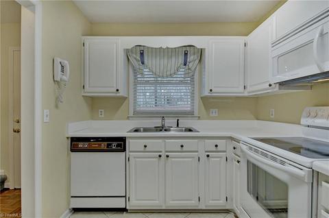 1716 Ternberry Rd, High Point, NC 27262 photo 9