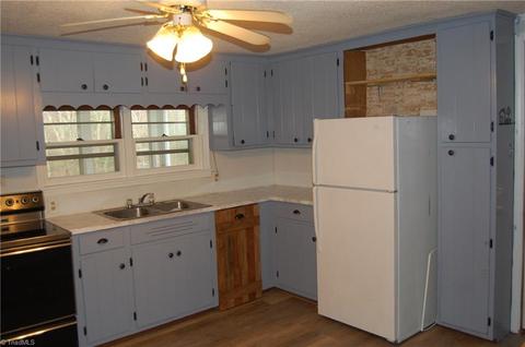 1698 Dewitt Rd, Sparta, NC 28675 photo 10