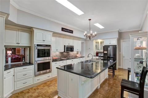 301 Shadow Valley Rd, High Point, NC 27262 photo 10