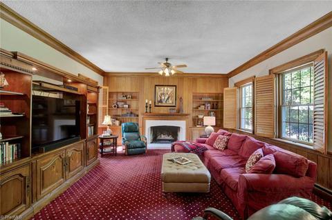 301 Shadow Valley Rd, High Point, NC 27262 photo 17