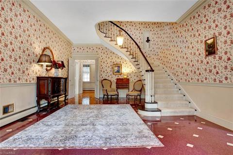 301 Shadow Valley Rd, High Point, NC 27262 photo 4