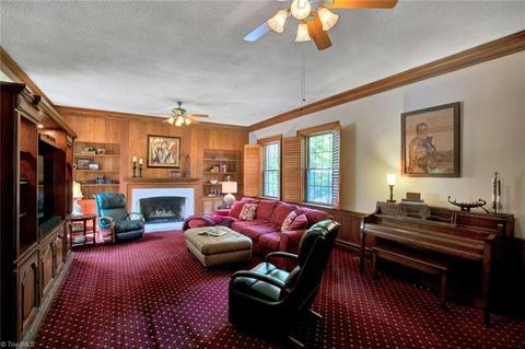 301 Shadow Valley Rd, High Point, NC 27262 photo 18