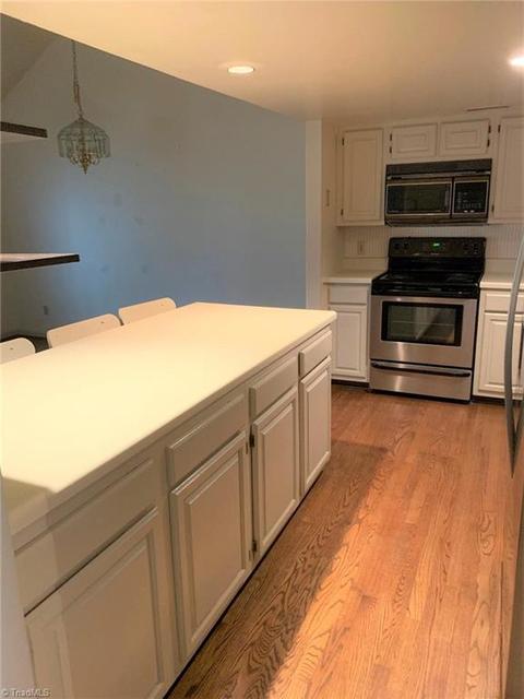 1007 Cherokee Ct, High Point, NC 27262 photo 10