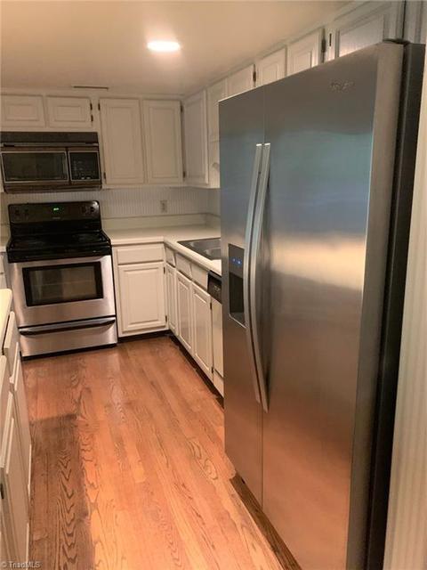 1007 Cherokee Ct, High Point, NC 27262 photo 9