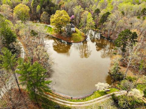 260 Willow Bend Way, Dobson, NC 27017 photo 3
