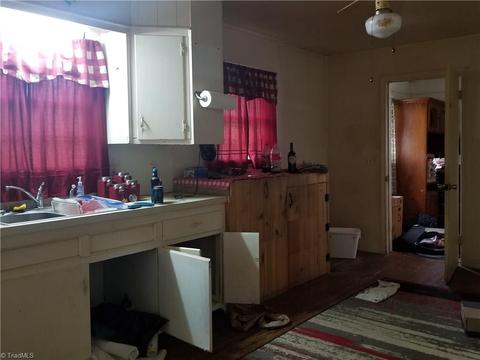114 Lightning Ln, Pilot Mountain, NC 27041 photo 27