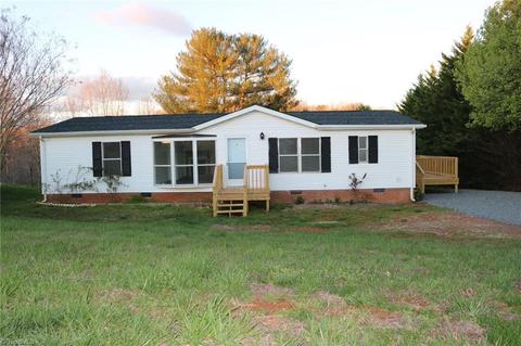116 Fox Run Ln, Pilot Mountain, NC 27041 photo 1