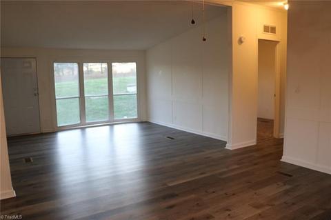 116 Fox Run Ln, Pilot Mountain, NC 27041 photo 8