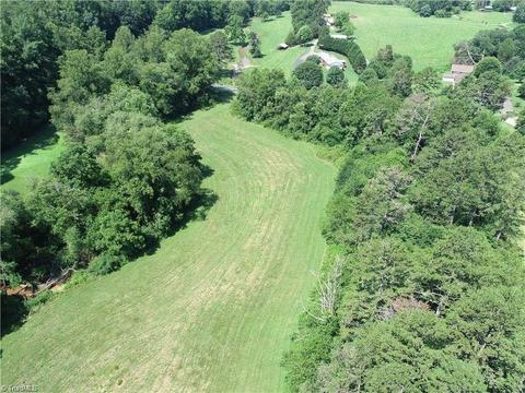 228 Couch Rd, Elkin, NC 28621 photo 3