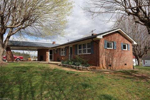 228 Couch Rd, Elkin, NC 28621 photo 5