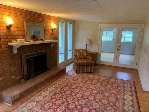 823 Summit Rd, Eden, NC 27288 photo 5