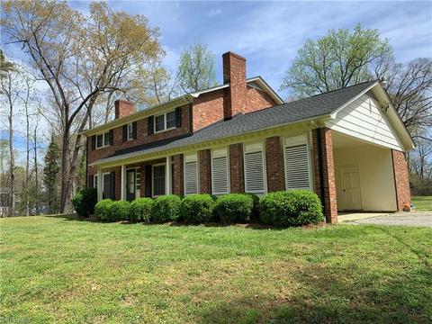 1707 Windsor Dr, High Point, NC 27262 photo 2