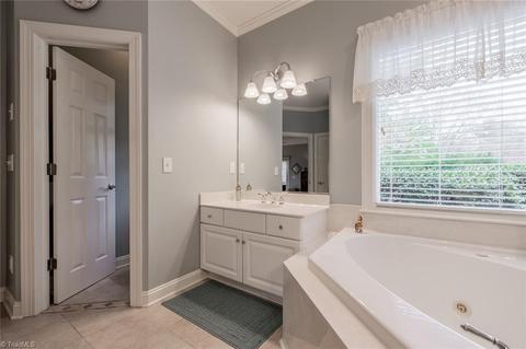 4000 Baytree Ct, High Point, NC 27265 photo 15
