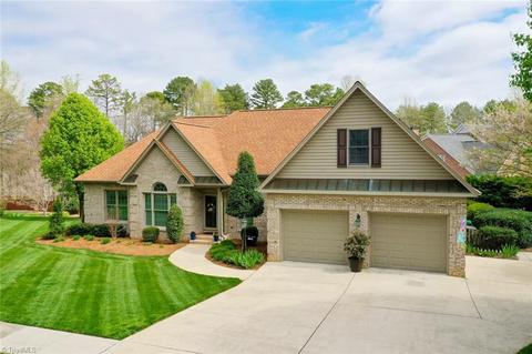 4000 Baytree Ct, High Point, NC 27265 photo 2